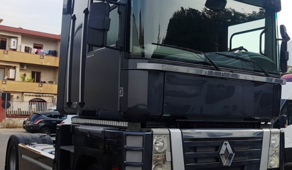 RENAULT Magnum 500